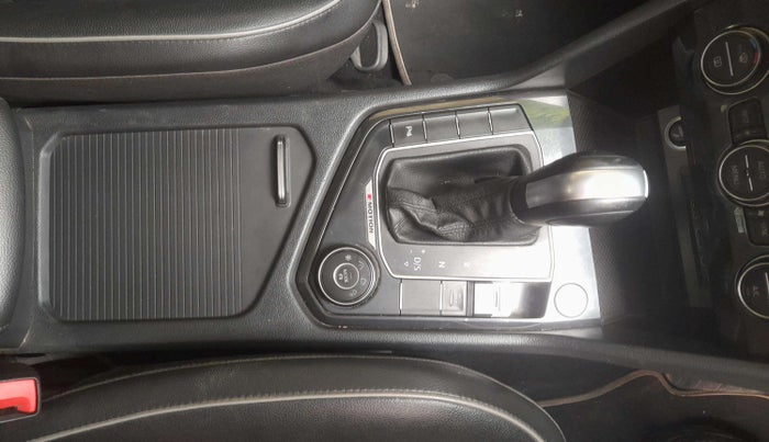 2019 Volkswagen TIGUAN HIGHLINE TDI AT, Diesel, Automatic, 76,175 km, Gear Lever