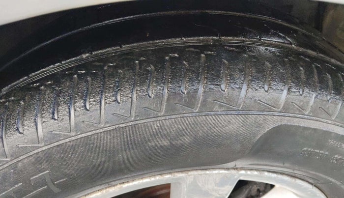 2012 Nissan Sunny XL DIESEL, Diesel, Manual, 1,20,456 km, Right Front Tyre Tread