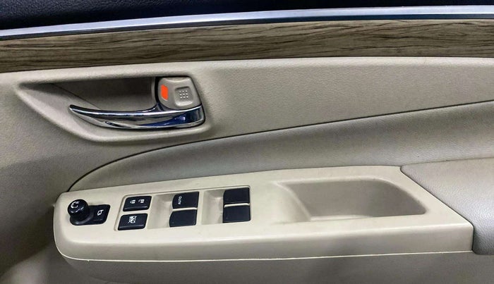 2019 Maruti Ciaz ALPHA  AT 1.5 SHVS PETROL, Petrol, Automatic, 35,469 km, Driver Side Door Panels Control