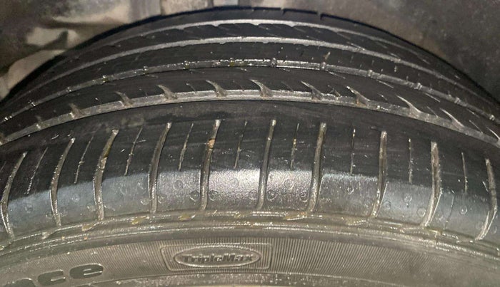 2019 Maruti Ciaz ALPHA  AT 1.5 SHVS PETROL, Petrol, Automatic, 35,469 km, Right Rear Tyre Tread