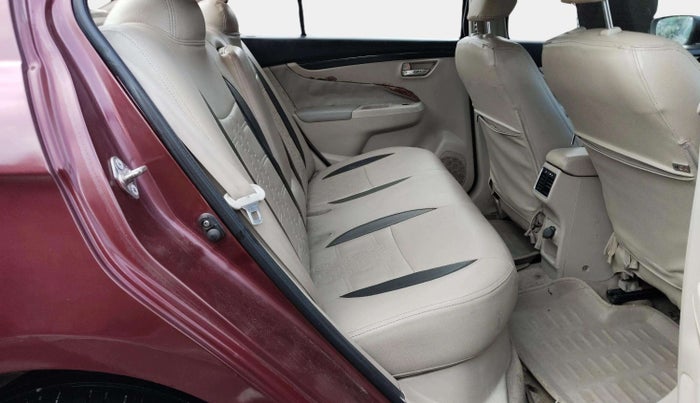 2014 Maruti Ciaz ZDI, Diesel, Manual, 89,265 km, Right Side Rear Door Cabin