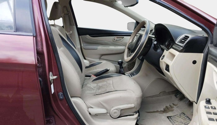 2014 Maruti Ciaz ZDI, Diesel, Manual, 89,265 km, Right Side Front Door Cabin