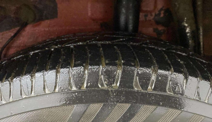 2014 Maruti Celerio ZXI, Petrol, Manual, 70,688 km, Left Rear Tyre Tread