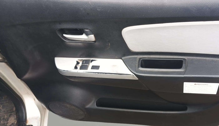 2015 Maruti Wagon R 1.0 LXI CNG, CNG, Manual, 56,475 km, Driver Side Door Panels Control