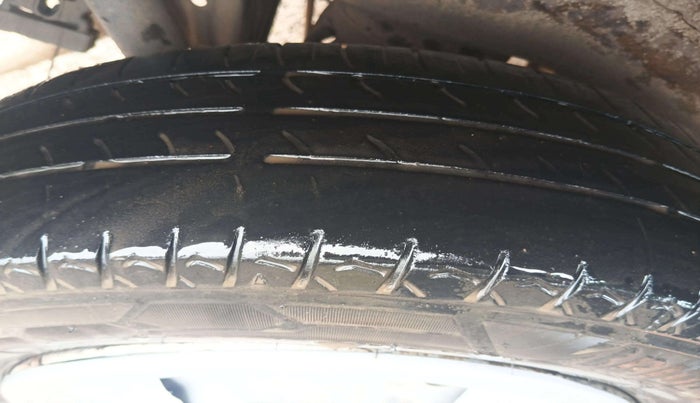 2015 Maruti Wagon R 1.0 LXI CNG, CNG, Manual, 56,475 km, Right Rear Tyre Tread