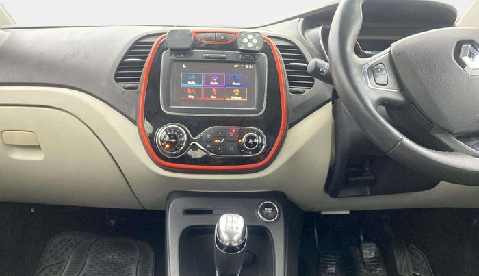 2018 Renault Captur RXT PETROL DUAL TONE, Petrol, Manual, 60,954 km, Air Conditioner