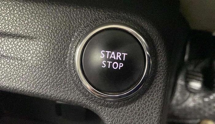 2018 Renault Captur RXT PETROL DUAL TONE, Petrol, Manual, 60,954 km, Keyless Start/ Stop Button
