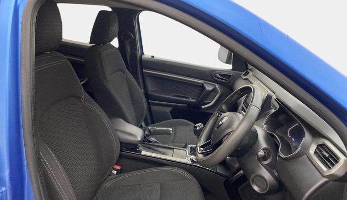 2022 Renault Kiger RXZ MT, Petrol, Manual, 72,942 km, Right Side Front Door Cabin