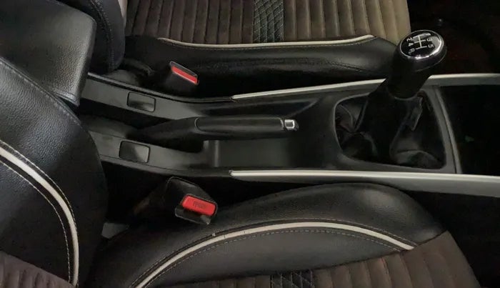 2017 Maruti Baleno ALPHA PETROL 1.2, Petrol, Manual, 66,265 km, Gear Lever