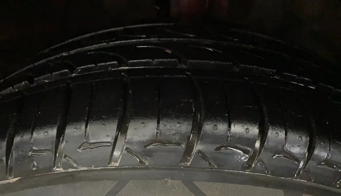 2017 Maruti Baleno ALPHA PETROL 1.2, Petrol, Manual, 66,265 km, Right Front Tyre Tread