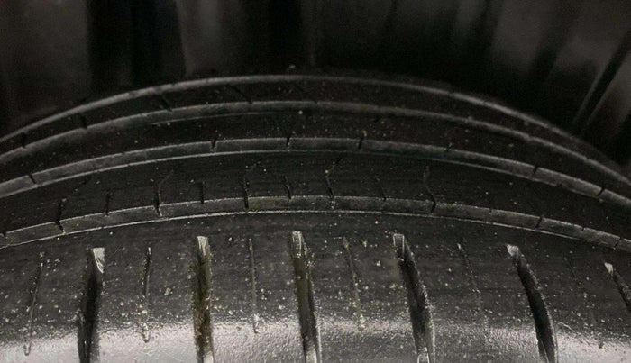 2022 Toyota Glanza V, Petrol, Manual, 66,408 km, Right Rear Tyre Tread