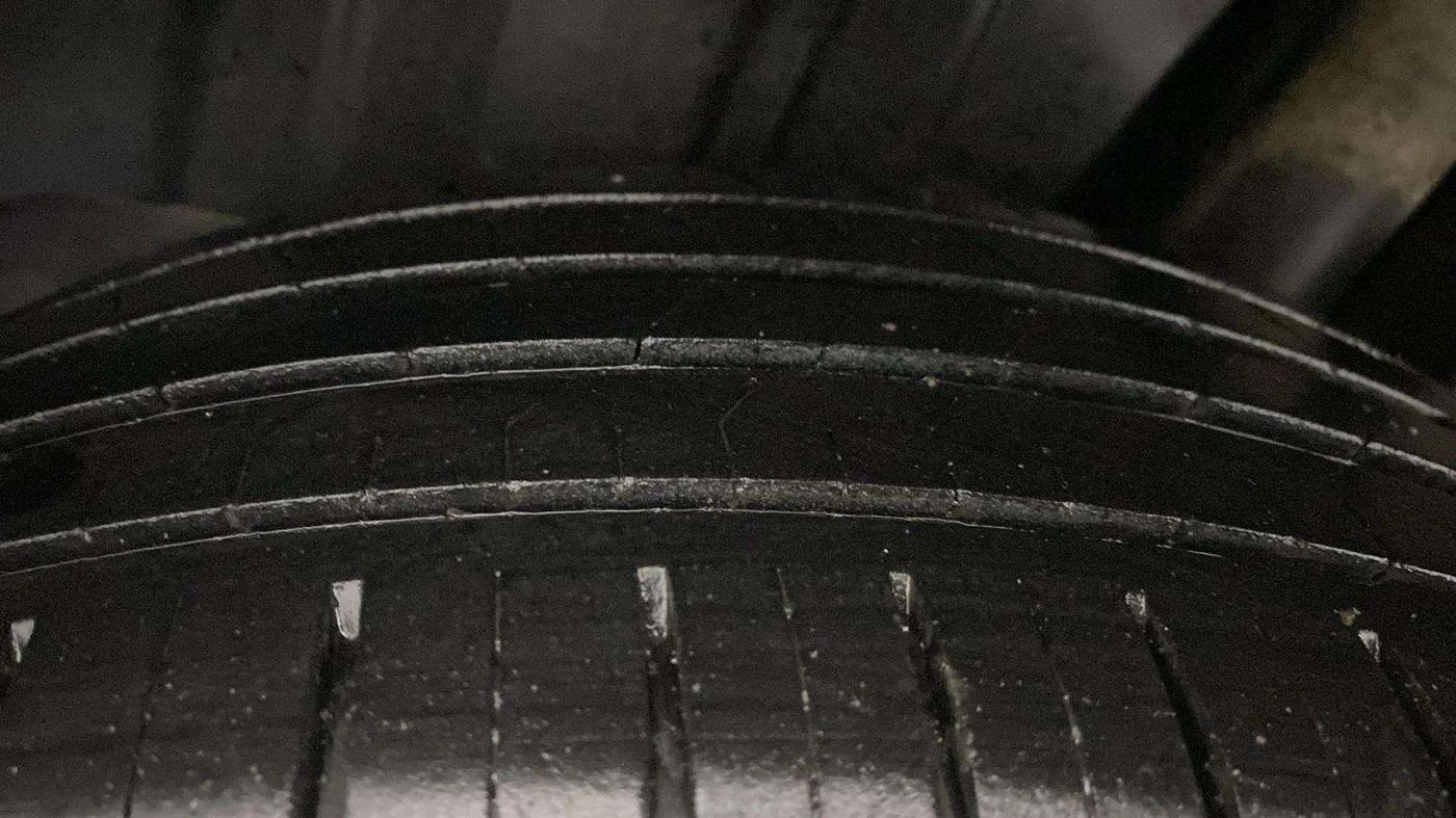 2022 Toyota Glanza V, Petrol, Manual, 66,408 km, Left Rear Tyre Tread
