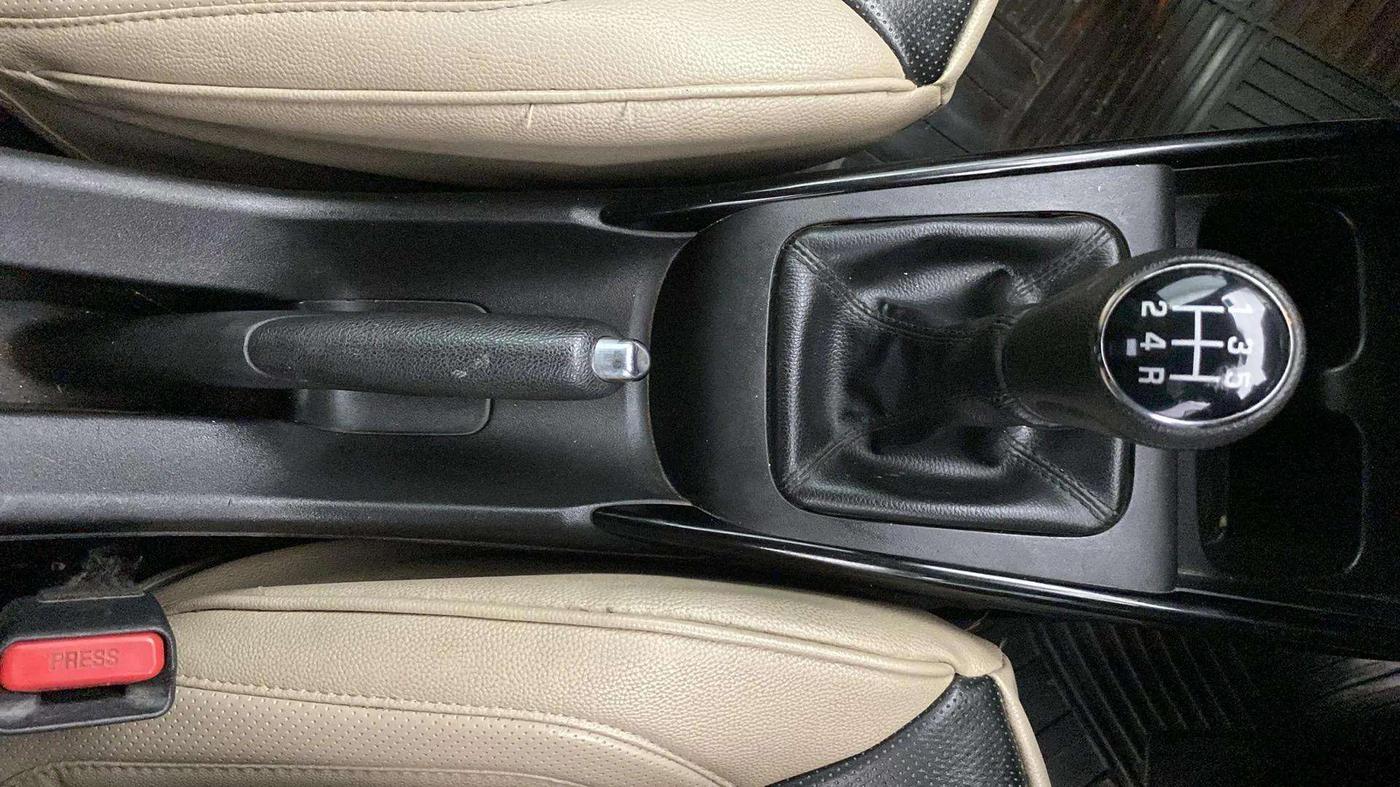 2022 Toyota Glanza V, Petrol, Manual, 66,408 km, Gear Lever