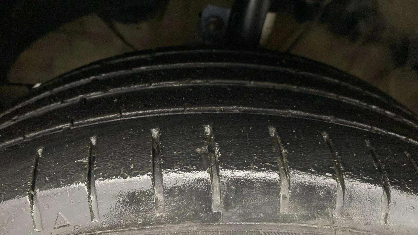 2022 Toyota Glanza V, Petrol, Manual, 66,408 km, Left Front Tyre Tread