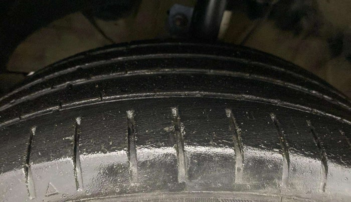 2022 Toyota Glanza V, Petrol, Manual, 66,408 km, Left Front Tyre Tread