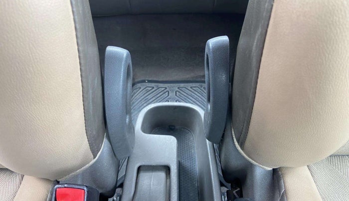 2013 Hyundai i10 MAGNA 1.1, Petrol, Manual, 96,239 km, Driver Side Adjustment Panel