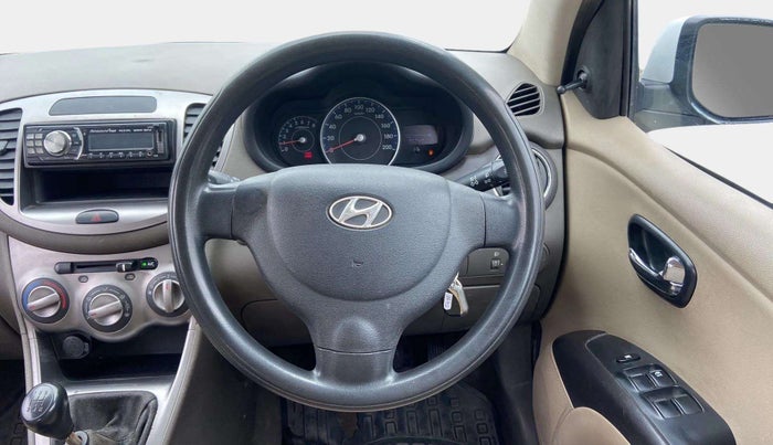 2013 Hyundai i10 MAGNA 1.1, Petrol, Manual, 96,239 km, Steering Wheel Close Up