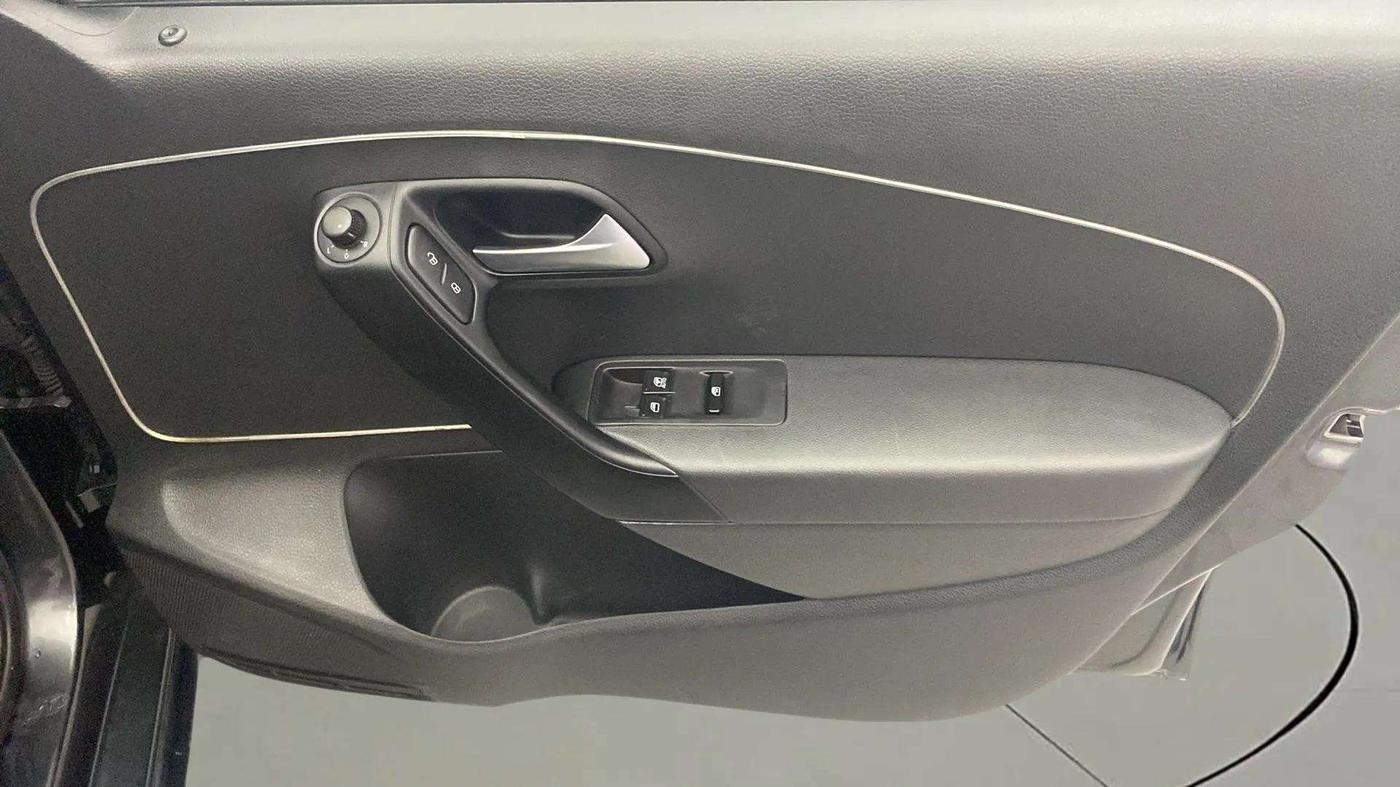 2018 Volkswagen Ameo COMFORTLINE 1.0L, Petrol, Manual, 89,647 km, Driver Side Door Panels Control