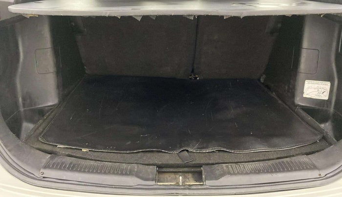2016 Maruti S Cross DELTA 1.3, Diesel, Manual, 1,46,423 km, Boot Inside