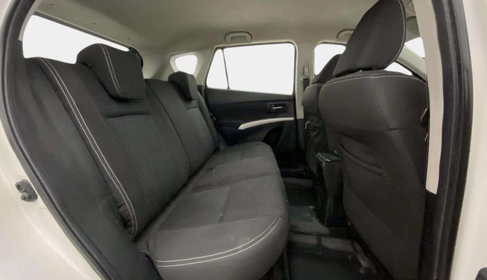 2016 Maruti S Cross DELTA 1.3, Diesel, Manual, 1,46,423 km, Right Side Front Door Cabin