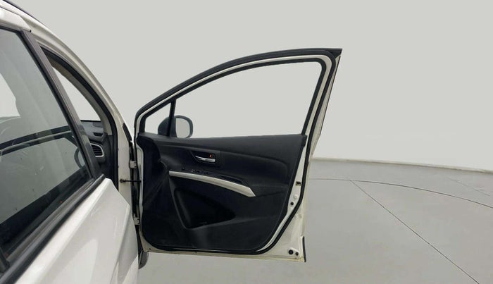 2016 Maruti S Cross DELTA 1.3, Diesel, Manual, 1,46,423 km, RHS Front Door
