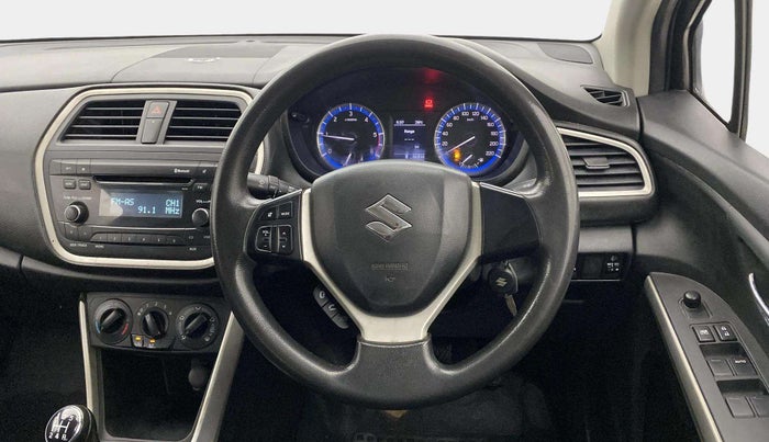 2016 Maruti S Cross DELTA 1.3, Diesel, Manual, 1,46,423 km, Steering Wheel Close Up