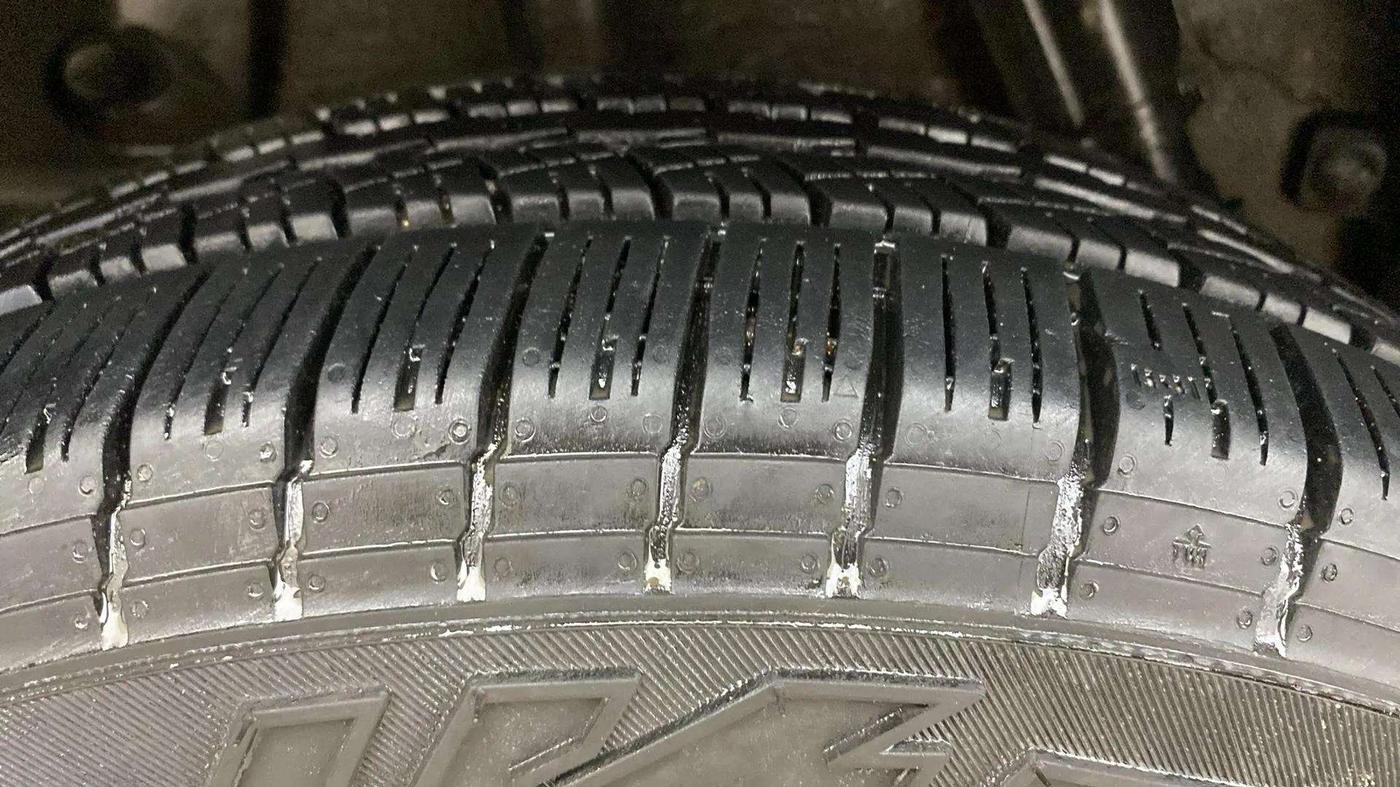 2019 Renault Duster 110 PS RXS 4X2 AMT DIESEL, Diesel, Automatic, 1,06,214 km, Right Rear Tyre Tread