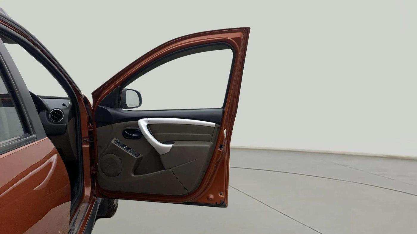 2019 Renault Duster 110 PS RXS 4X2 AMT DIESEL, Diesel, Automatic, 1,06,214 km, RHS Front Door