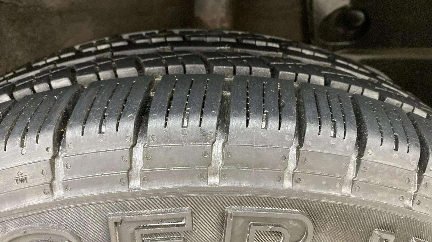 2019 Renault Duster 110 PS RXS 4X2 AMT DIESEL, Diesel, Automatic, 1,06,214 km, Left Rear Tyre Tread