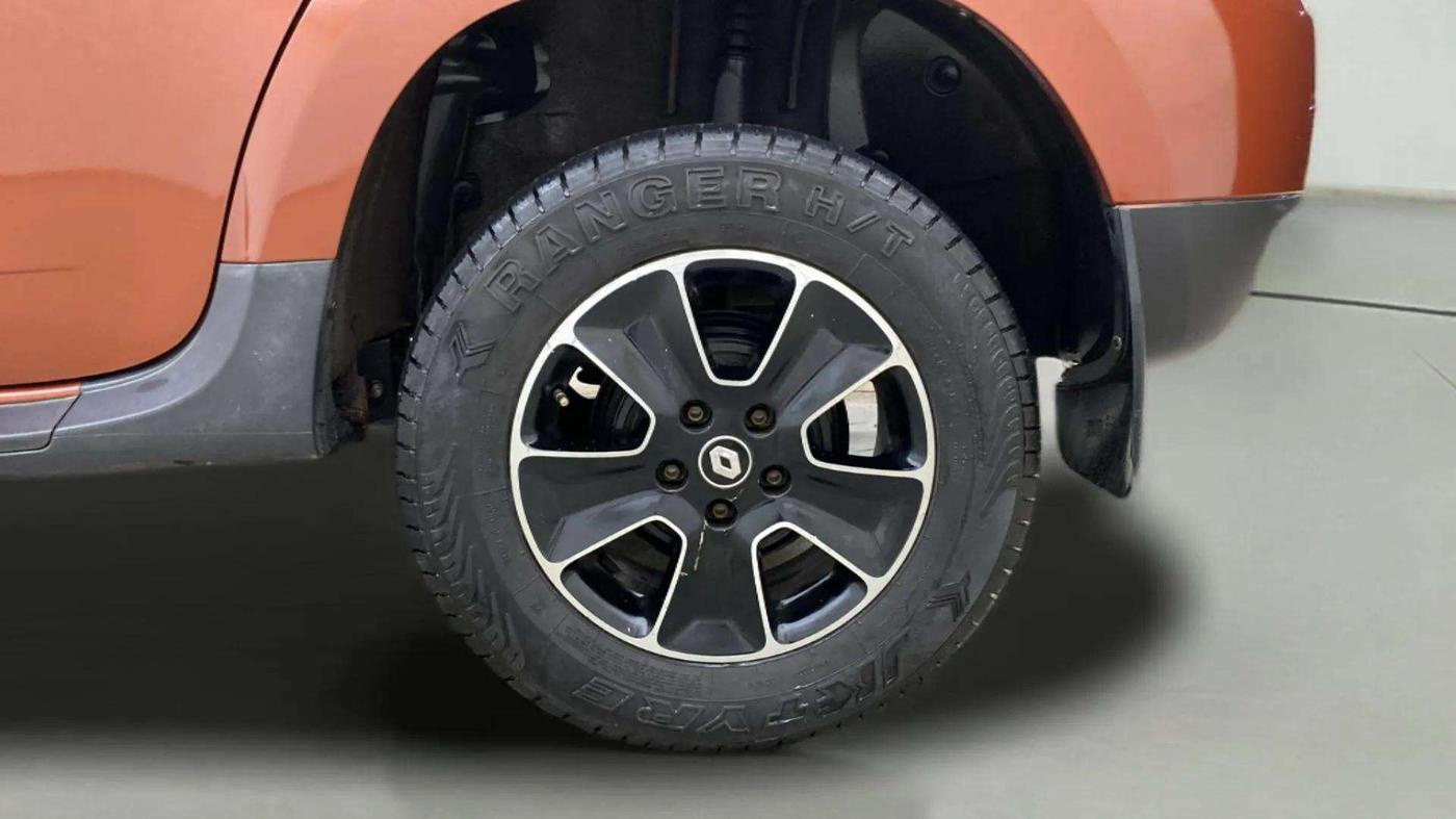 2019 Renault Duster 110 PS RXS 4X2 AMT DIESEL, Diesel, Automatic, 1,06,214 km, Left Rear Wheel