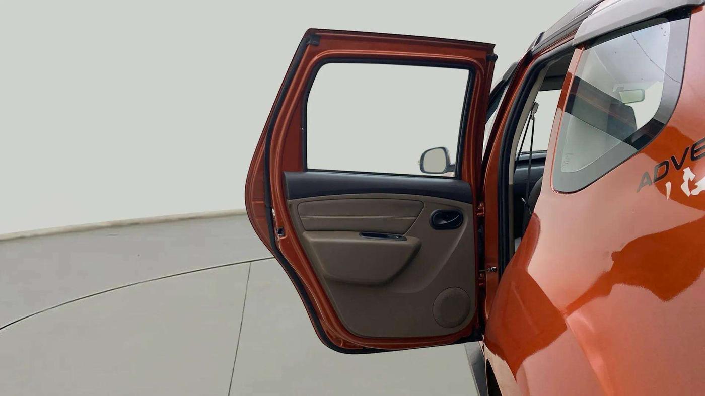 2019 Renault Duster 110 PS RXS 4X2 AMT DIESEL, Diesel, Automatic, 1,06,214 km, LHS Rear Door