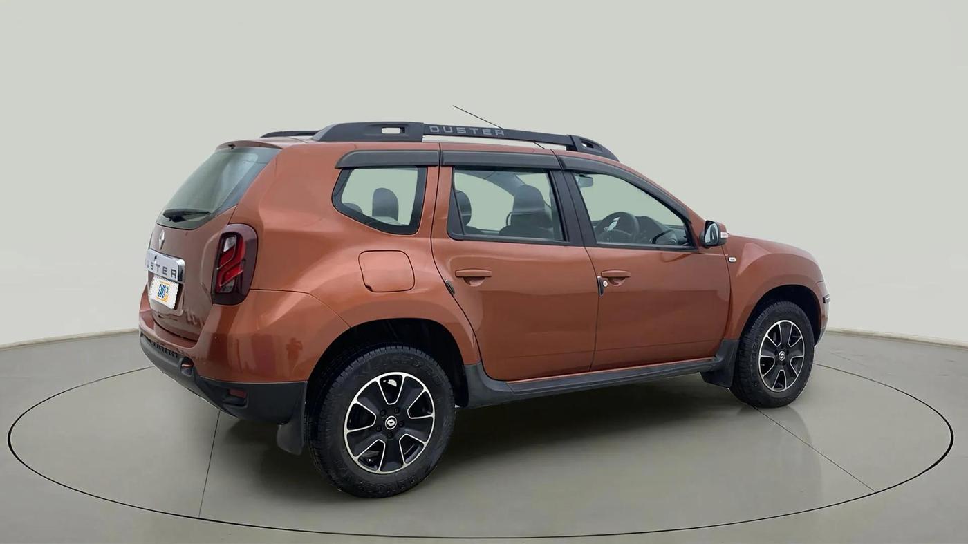 2019 Renault Duster 110 PS RXS 4X2 AMT DIESEL, Diesel, Automatic, 1,06,214 km, Right Back Diagonal