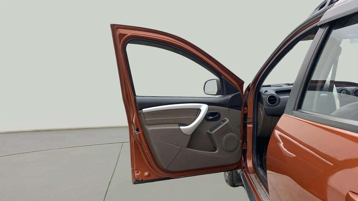 2019 Renault Duster 110 PS RXS 4X2 AMT DIESEL, Diesel, Automatic, 1,06,214 km, LHS Front Door