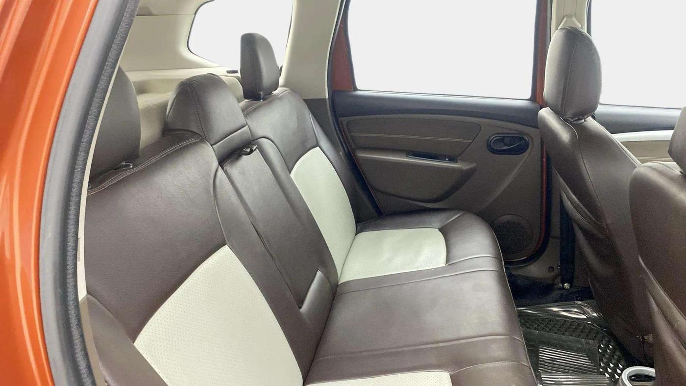 2019 Renault Duster 110 PS RXS 4X2 AMT DIESEL, Diesel, Automatic, 1,06,214 km, Right Side Rear Door Cabin