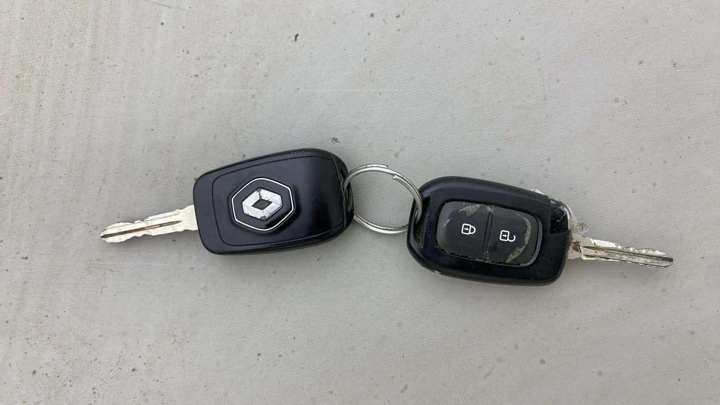 2019 Renault Duster 110 PS RXS 4X2 AMT DIESEL, Diesel, Automatic, 1,06,214 km, Key Close Up