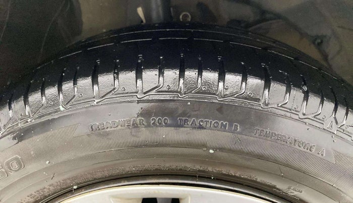 2017 Maruti Baleno DELTA PETROL 1.2, Petrol, Manual, 1,05,332 km, Right Front Tyre Tread