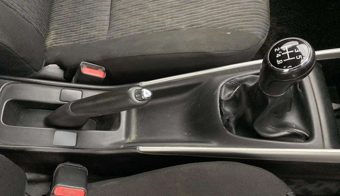 2017 Maruti Baleno DELTA PETROL 1.2, Petrol, Manual, 1,05,332 km, Gear Lever