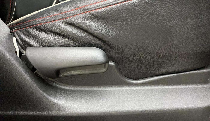 2021 Maruti Vitara Brezza VXI, Petrol, Manual, 47,761 km, Driver Side Adjustment Panel