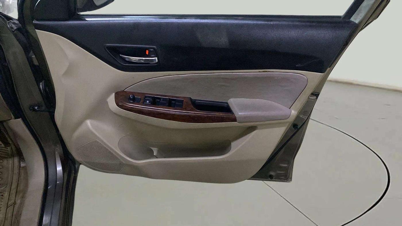 2017 Maruti Dzire VXI AMT, Petrol, Automatic, 30,159 km, Driver Side Door Panels Control
