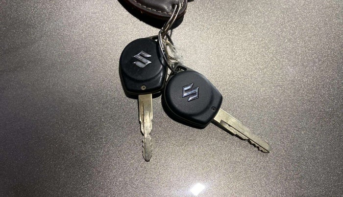 2017 Maruti Dzire VXI AMT, Petrol, Automatic, 30,159 km, Key Close Up
