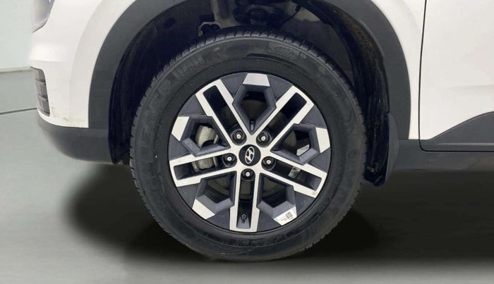 2024 Hyundai VENUE SX (O) MT 1.0 Turbo, Petrol, Manual, 6,880 km, Right Front Wheel