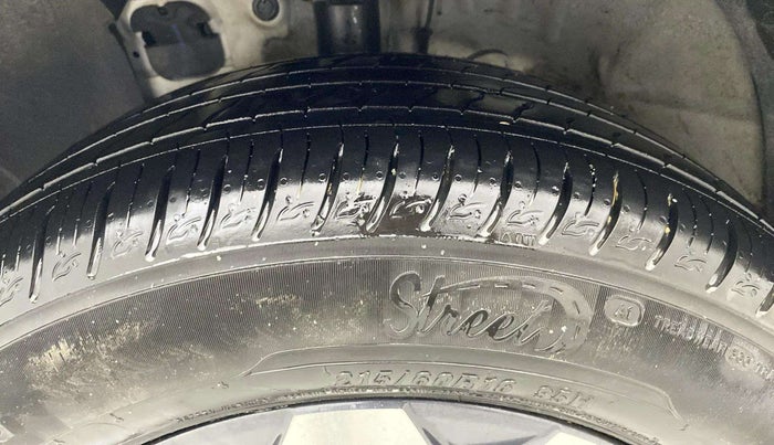2024 Hyundai VENUE SX (O) MT 1.0 Turbo, Petrol, Manual, 6,880 km, Left Front Tyre Tread