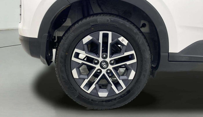 2024 Hyundai VENUE SX (O) MT 1.0 Turbo, Petrol, Manual, 6,880 km, Right Rear Wheel