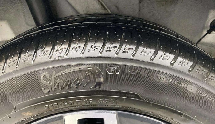 2024 Hyundai VENUE SX (O) MT 1.0 Turbo, Petrol, Manual, 6,880 km, Right Rear Tyre Tread