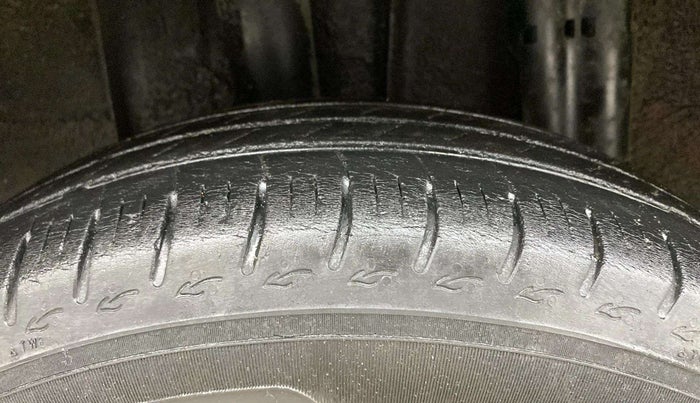 2019 Renault TRIBER RXZ, Petrol, Manual, 58,195 km, Left Front Tyre Tread