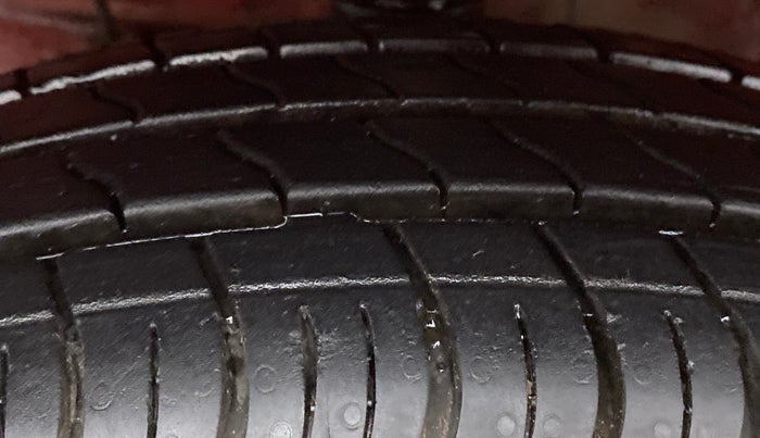 2020 Maruti S PRESSO VXI (O) CNG, CNG, Manual, 2,779 km, Left Front Tyre Tread
