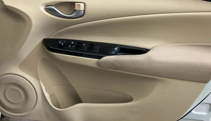 2019 Toyota YARIS G CVT, Petrol, Automatic, 52,353 km, Driver Side Door Panels Control