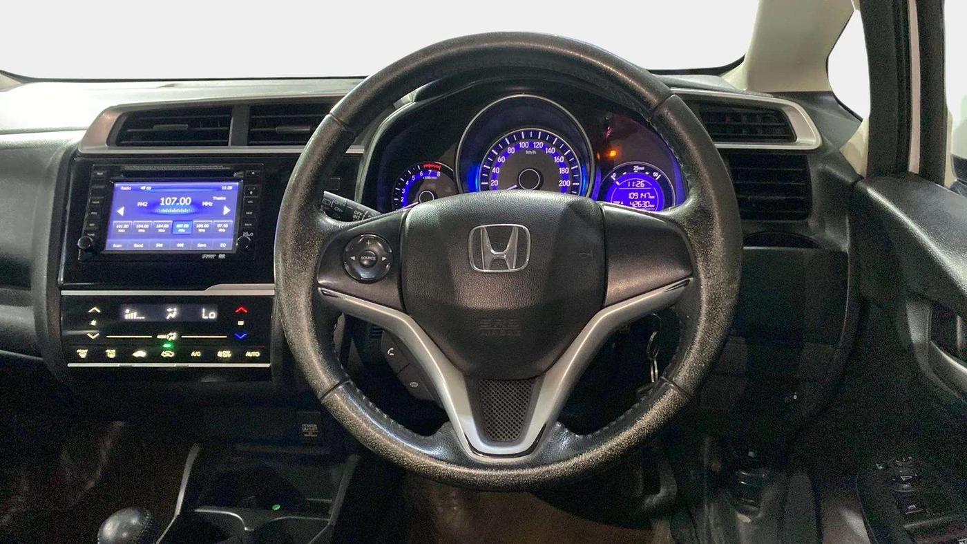 2017 Honda Jazz 1.2L I-VTEC VX, Petrol, Manual, 1,09,155 km, Steering Wheel Close Up