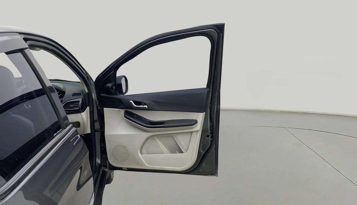 2022 Tata Tiago XZ PLUS CNG, CNG, Manual, 50,323 km, RHS Front Door