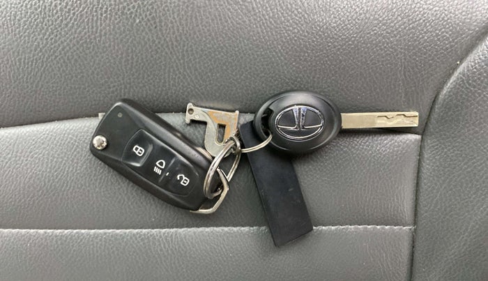 2022 Tata Tiago XZ PLUS CNG, CNG, Manual, 50,323 km, Key Close Up